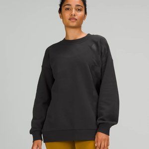 lululemon Perfectly Oversized Crew Logo in black new with tag
